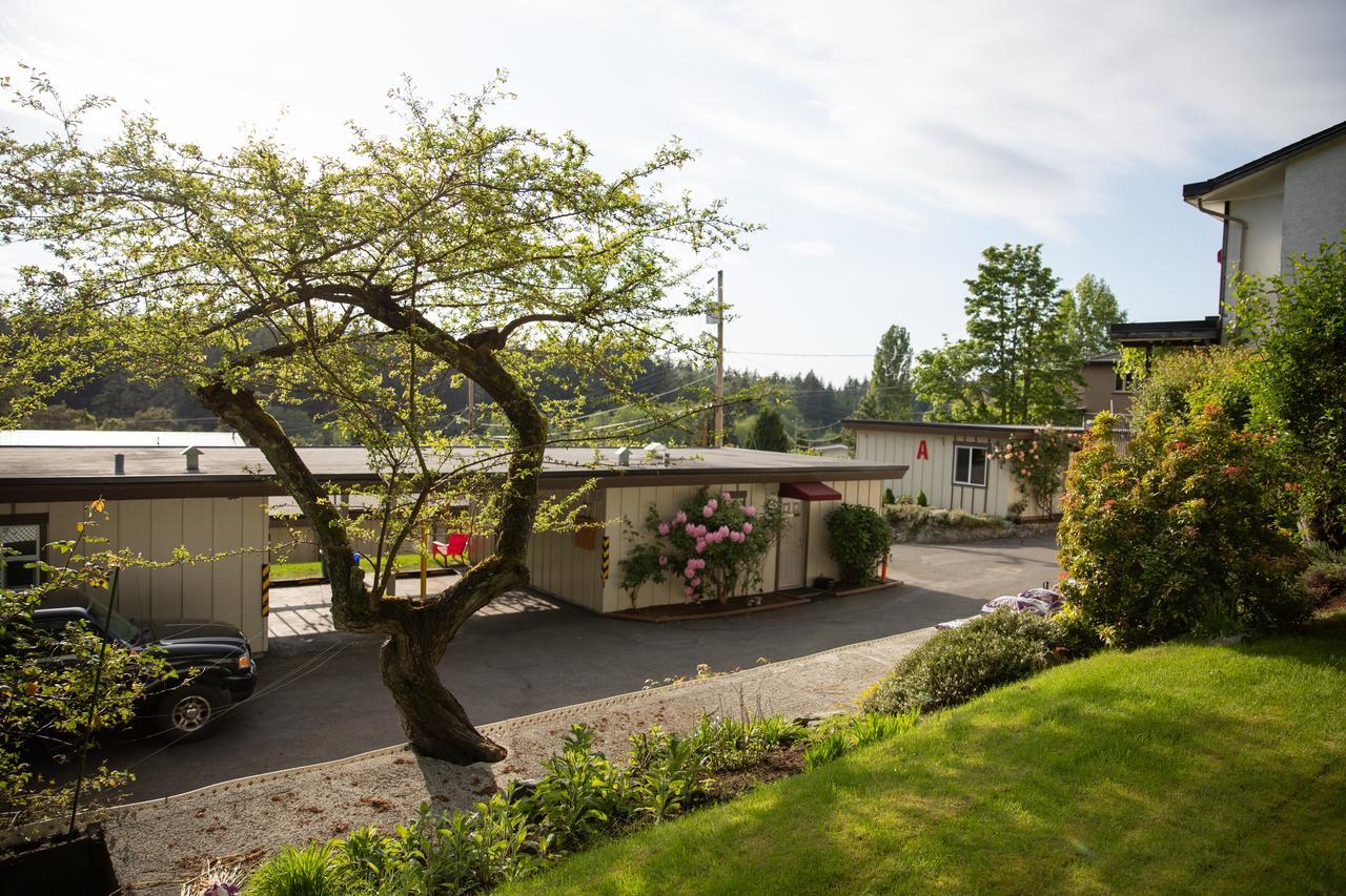 Cherry Tree Inn Saanich Exterior photo